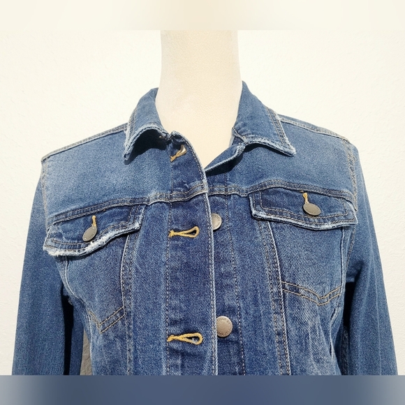 UNIVERSAL THREAD Women's Denim Freeborn Jean Jacket Trucker Style Size Small - Picture 4 of 11